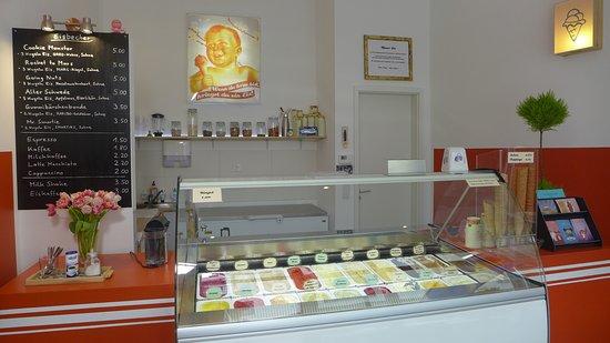 Eisdiele am Gleisdreieck